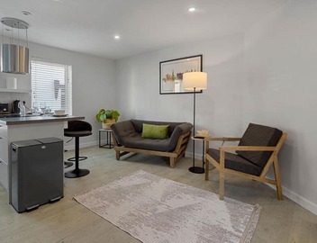 Exeter Escape Apartment- Short Stays UK Ltd 4