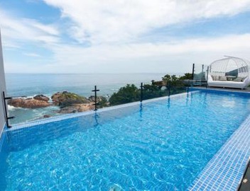 Exit Pool Villa 5