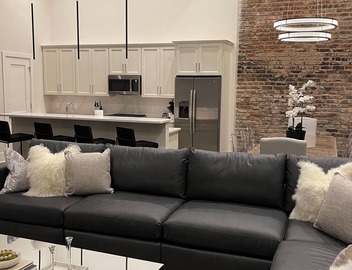 Experience the Charm of New Orleans CBD: Prime Location, Walkable, and Spacious 3
