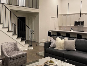 Experience the Charm of New Orleans CBD: Prime Location, Walkable, and Spacious 4