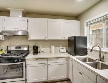 Explore LA & Long Beach: Compton Condo w/Patio 5
