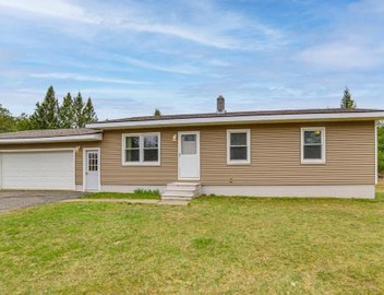 Explore the Upper Peninsula! Marquette Home 3