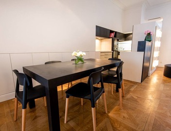 Exquisite Architect Designed 3BR apt for 6 with elevator in center Le Marais 3