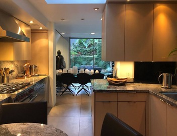 Exquisite Midcentury Retreat 3