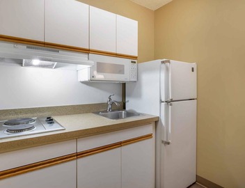 Extended Stay America Suites Seattle Bellevue Factoria 2