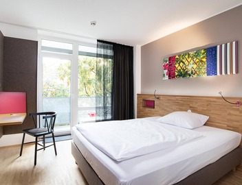 fab Hotel 4