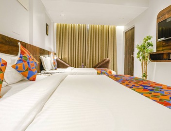 Fabhotel Peralz 2