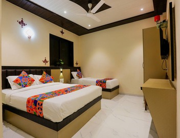 Fabhotel Prime Land 2