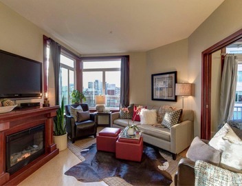 Fabulous 2 Bedroom Suite in the City! King Beds/Secured Parking & Indoor Pool! 5