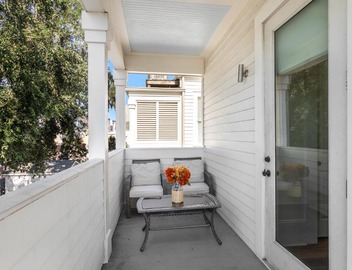 Fabulous Cottages with City Views 3