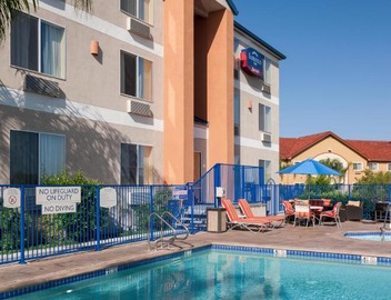 Fairfield Inn by Marriott Santa Clarita Valencia 5