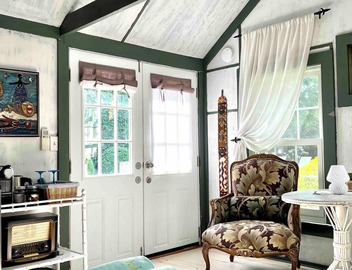 Fairy Tale Guest Cottage in Magic Garden by Pool 2