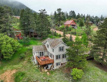 Fallsview Cabin Forest Escape w Rustic Charm 5
