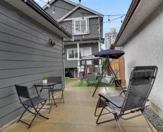 Family-Friendly, 3 Bed House - Private Backyard-Central Location 3
