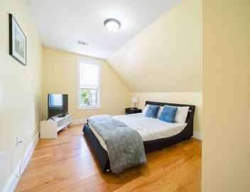 Family-Friendly 4BR Boston Stay Near Franklin Park, Free Parking, Near MTBA 233-3 3