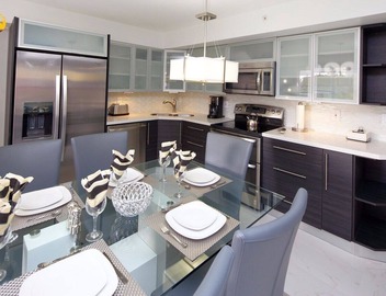 Family Friendly Modern Beachfront Apartment - 519 4