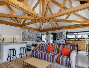 🏡 Family Villa with Private Pool Just a Short Walk from Lake Annecy 2