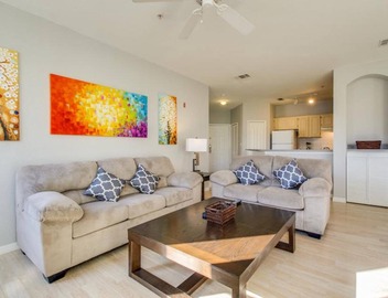 Fantastic Award Winning Newly Renovated Condo 4 miles to Disney 2+2 2