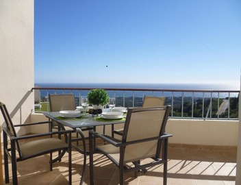 Fine Duplex Apartment with Stunning Sea Views 3