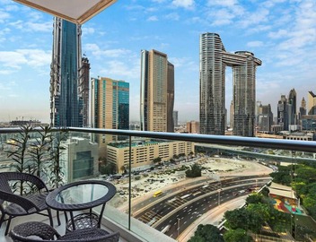 FIRST CLASS 1BR Modern Downtown Oasis 4