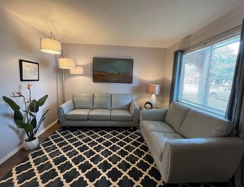 First floor 1-bedroom Apt with off-street parking 4