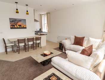 Flat 2 4