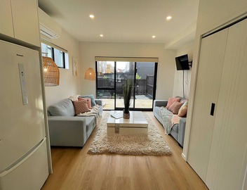 Flatbush Holiday Accommodation, 3 Bedroom Town House WH2 | Apartment 3