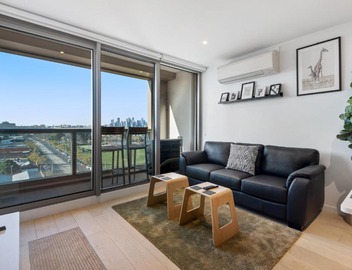 FLEMINGTON - Melbourne City Views 5