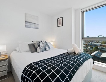 FLEMINGTON - Melbourne City Views 3