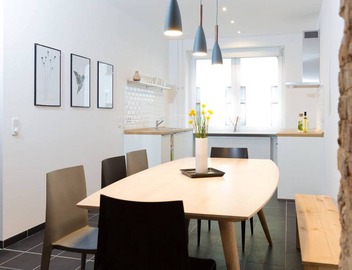Floor 2 (Apt. 4 + 5) 195 SQM & 5 BR/ENTIRE FLOOR: MAX 21 PERSONS 4