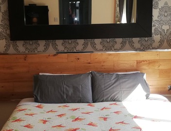 FlyOver Bed and Breakfast 5