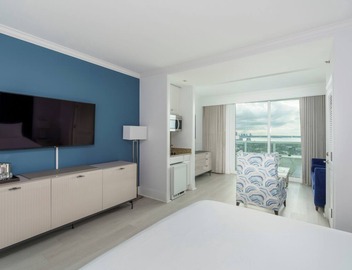 Fontainebleau Hotel Tresor 22nd Fl Junior Suite 4