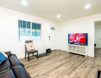 Foothills LA family friendly house 3