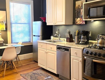 "Fort Hill Inn, Boston" Cozy Studio Suite, Eat in Kitchen, 5 minutes to Center 2