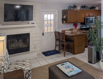 Fort Walton Beach Cottage w/Hot Tub & Patio! 3