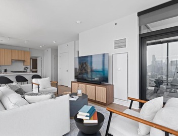 Foundry Unmatched Skyline Views at Lincoln Park 3