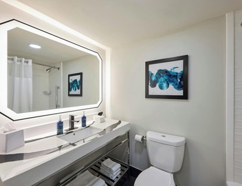 Four Points by Sheraton Englewood 3