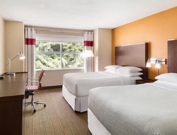 Four Points by Sheraton Surrey 4