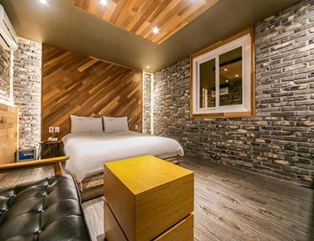 French Hotel 3