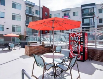 Fullcondo-nearSkiResorts-Sleep3-Hotub-fastWiFi-Gym 15mintSLCairport -free Garage 4