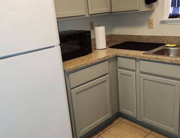Fully furnished with all the amenities of home centrally located 4