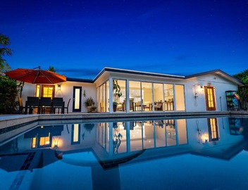 Fully Remodeled, Huge Backyard, Pet-Friendly, Pool 3
