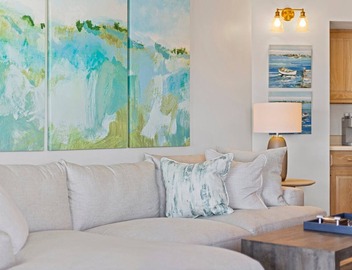 Fully Renovated Ocean Views, Pool, STEPS to Beach, Restaurants, Shops 3