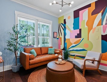 Fun & Renovated Artsy Downtown Apt Dog Friendly with Fully Fenced Backyard and Private Parking 2