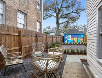 Furnished Studio on adorable st, W Parking! 4