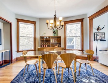 Garage Parking - Vintage Charm - and a Fabulous Location! Easily Enjoy the Best of Chicago! 4