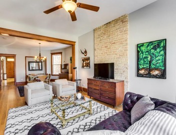 Garage Parking - Vintage Charm - and a Fabulous Location! Easily Enjoy the Best of Chicago! 5
