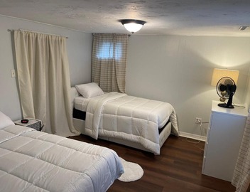 Garden level one bedroom apartment 5