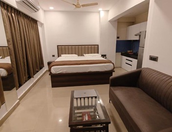 Garden-View Studio Apartment in Sanpada, Navi Mumbai 2