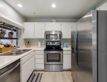 Gated Coastal Condo Pool + Hot Tubs Access Walk to Beach | Seabreeze Retreat 5